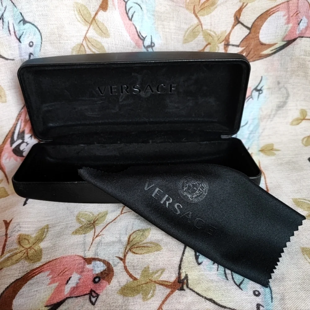 VERSACE Large Oversized Black Eyeglass Sunglasses Case & Cleaning Cloth *FLAW* - Picture 11 of 12